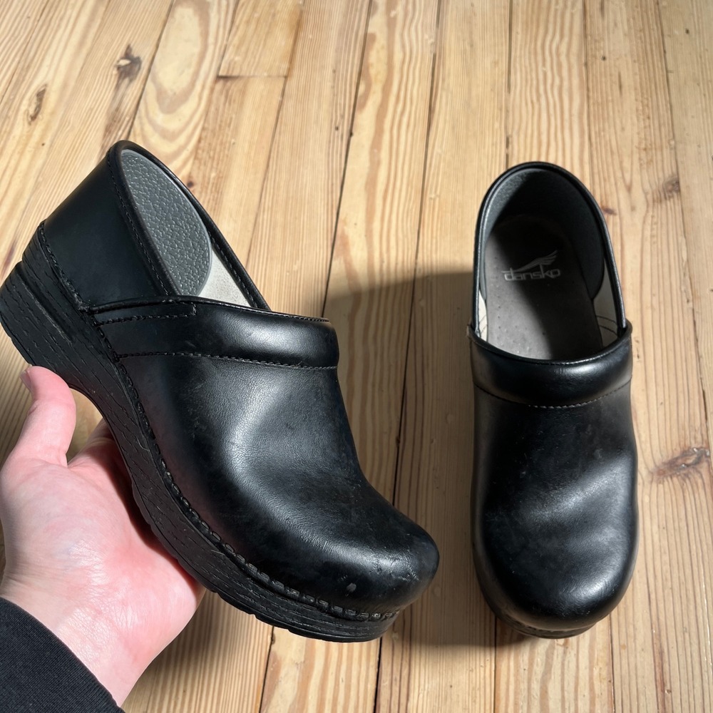 Dansko Professional Clogs Womens 38 Black Leather Slip On Comfort Work Shoes